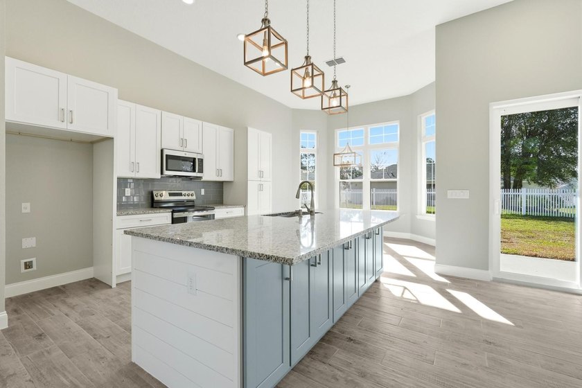 Stunning New Custom-Built Home with High-End Finishes! - photo 11