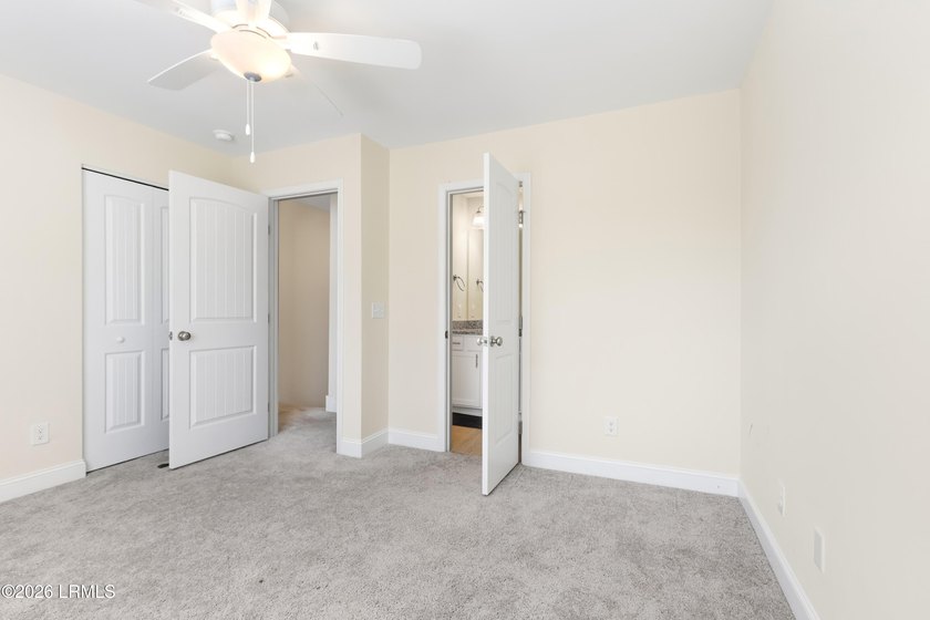 Practically brand-new and lightly lived-in 2 bedroom, 2.5 bath - photo 14