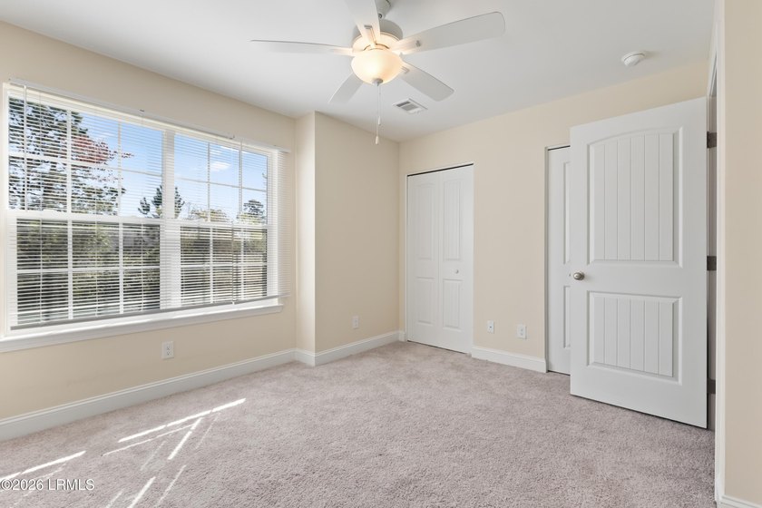 Practically brand-new and lightly lived-in 2 bedroom, 2.5 bath - photo 15