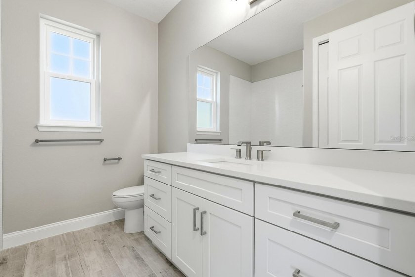 Stunning New Custom-Built Home with High-End Finishes! - photo 19