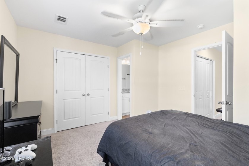 Practically brand-new and lightly lived-in 2 bedroom, 2.5 bath - photo 21