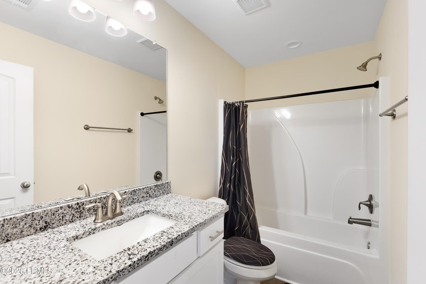 Practically brand-new and lightly lived-in 2 bedroom, 2.5 bath - photo 22