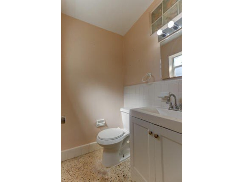 Prime Lake Park location with no HOA. This 3-bedroom home offers - photo 23