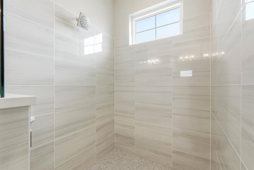 Stunning New Custom-Built Home with High-End Finishes! - photo 27