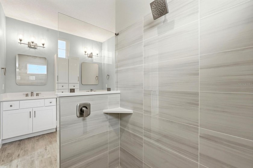 Stunning New Custom-Built Home with High-End Finishes! - photo 29