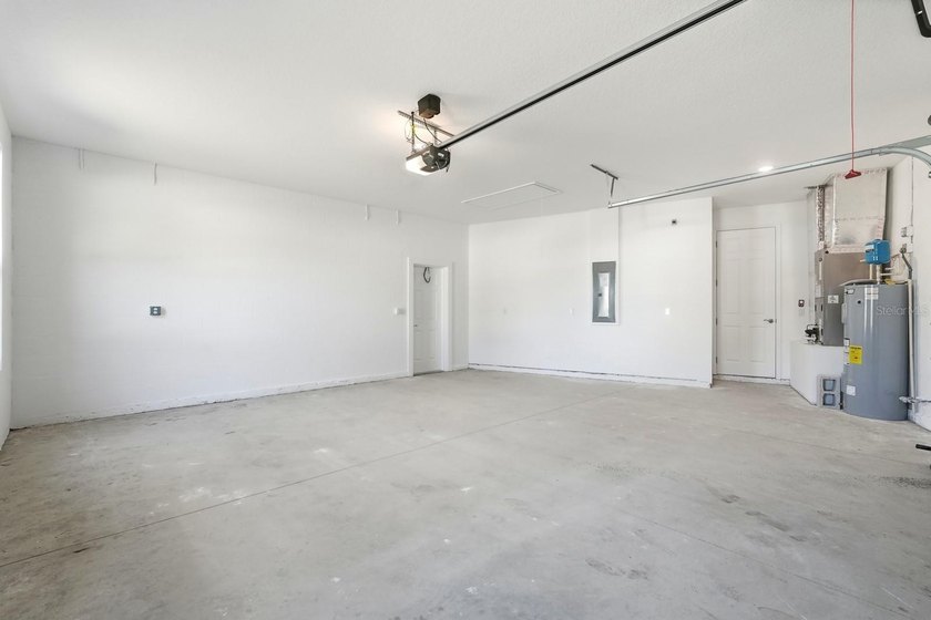 Stunning New Custom-Built Home with High-End Finishes! - photo 34