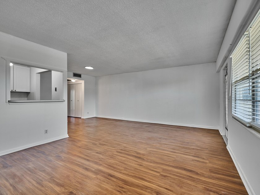 Remodeled &amp; Move-In Ready! Don't miss this beautifully updated - photo 5