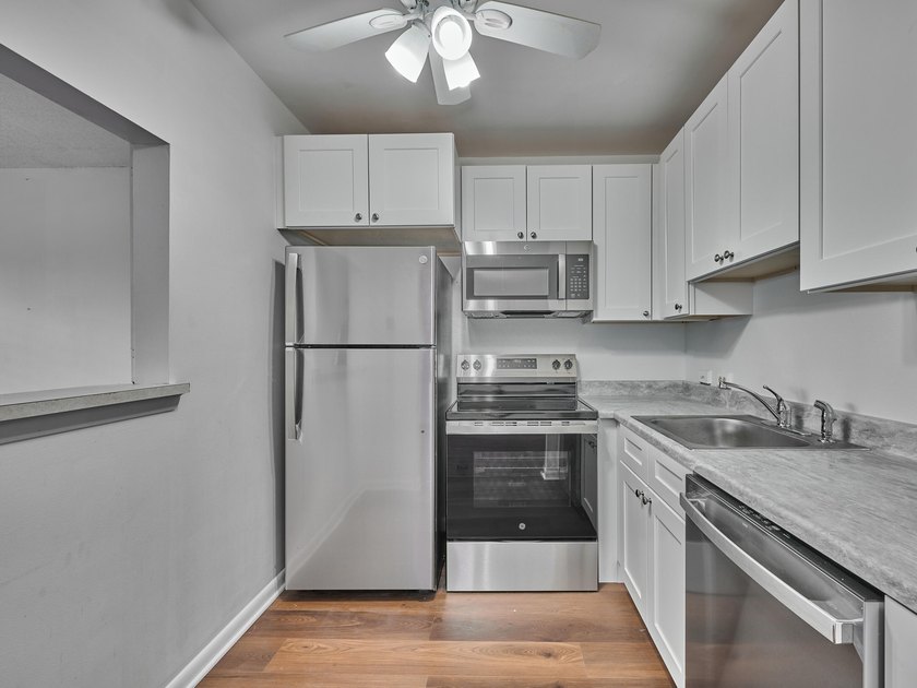 Remodeled &amp; Move-In Ready! Don't miss this beautifully updated - photo 6