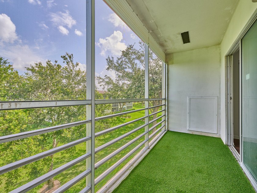 Remodeled &amp; Move-In Ready! Don't miss this beautifully updated - photo 10
