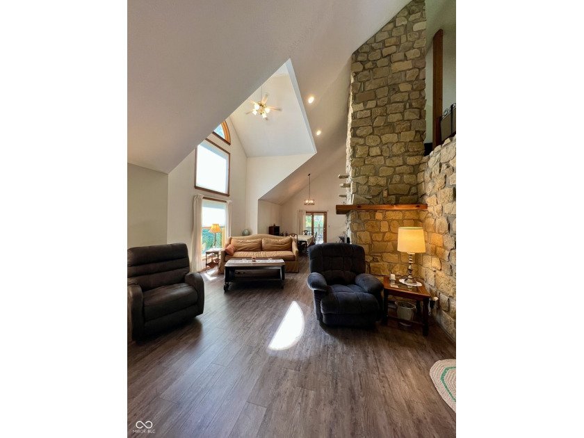 Lake Living on Lake LaSalle in Beautiful Brown County. Enter - photo 4