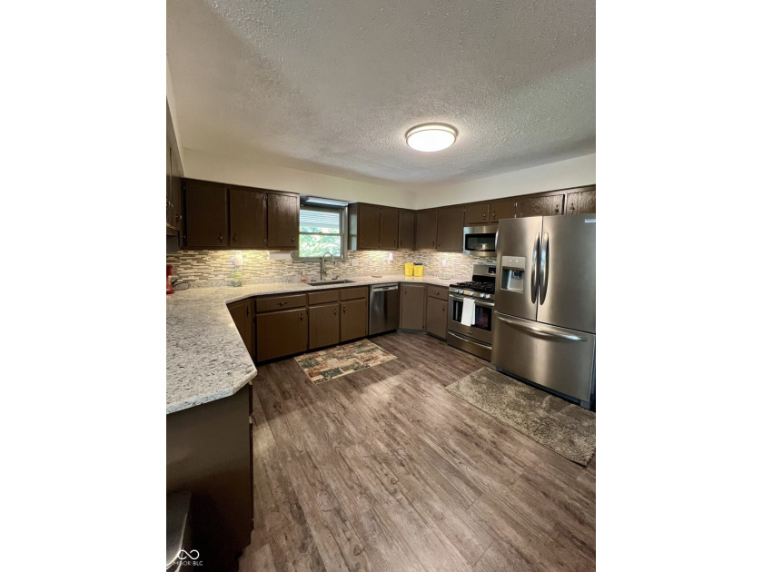 Lake Living on Lake LaSalle in Beautiful Brown County. Enter - photo 5
