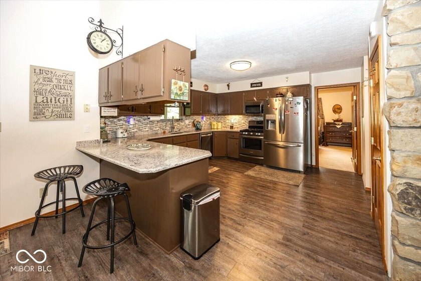 Lake Living on Lake LaSalle in Beautiful Brown County. Enter - photo 8