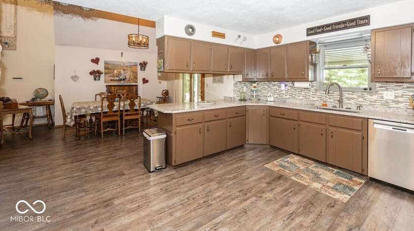 Lake Living on Lake LaSalle in Beautiful Brown County. Enter - photo 9