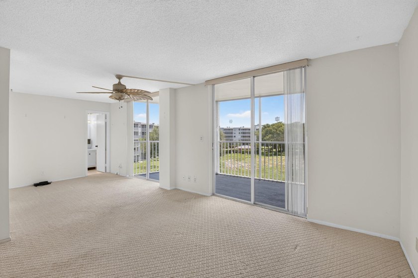 Rare opportunity to reimagine this spacious 4th-floor residence - photo 12