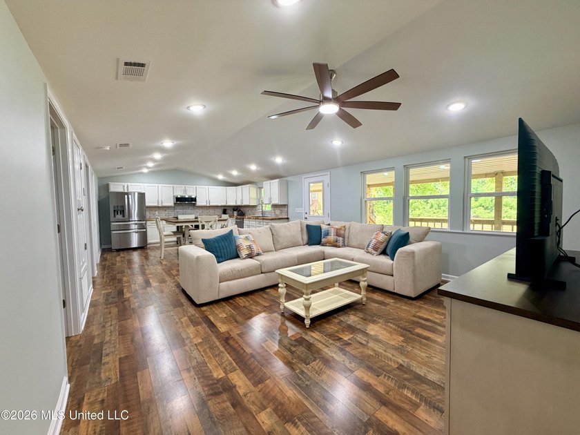 Riverfront Retreat With Panoramic Views, Sandbar Access &amp; Boat - photo 3