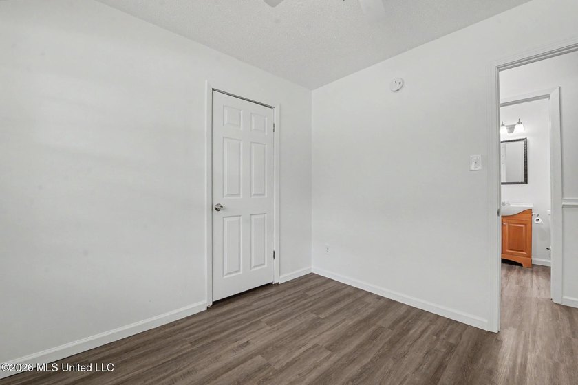 Move right into this beautifully renovated home in the desirable - photo 16