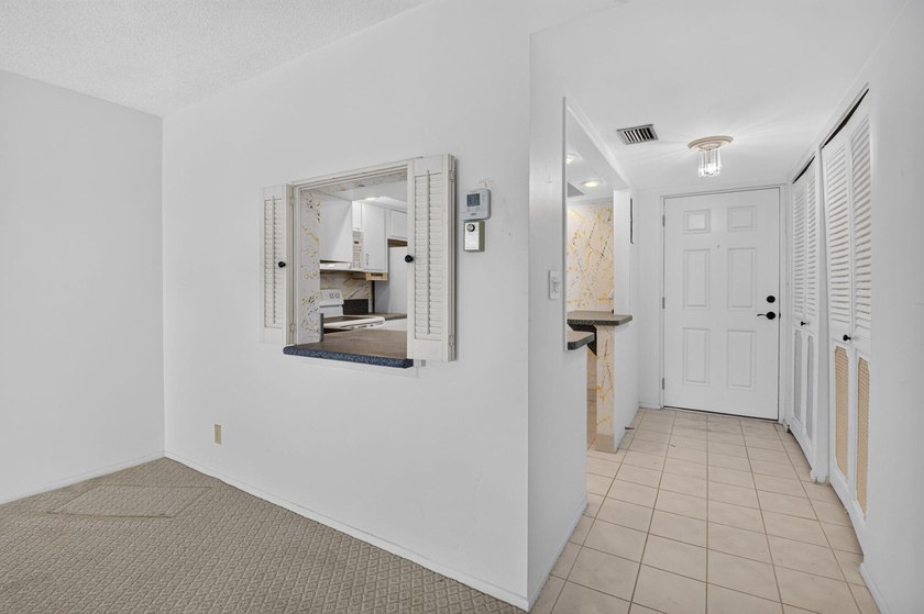 Rare opportunity to reimagine this spacious 4th-floor residence - photo 16