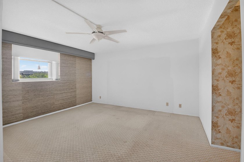 Rare opportunity to reimagine this spacious 4th-floor residence - photo 22