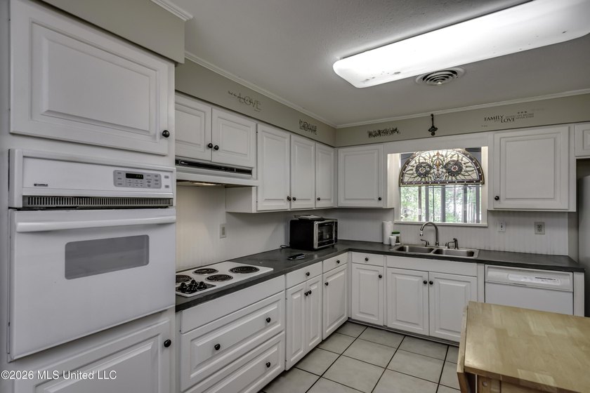 NEW PRICE!!! Welcome to this adorable home in Florence MS with a - photo 12