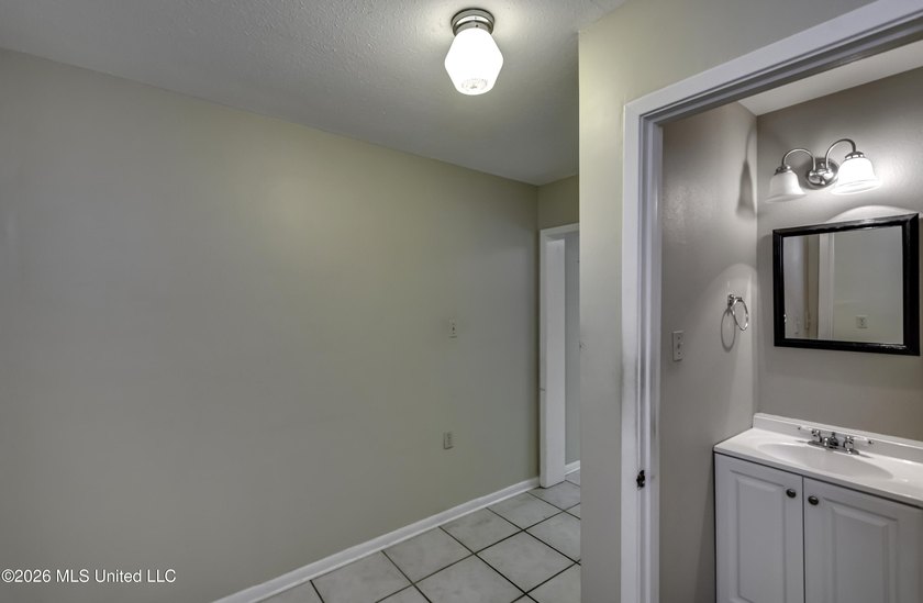 NEW PRICE!!! Welcome to this adorable home in Florence MS with a - photo 19