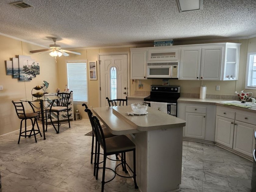 Welcome to Lakeside Terrace, a 55+ age-qualified active and - photo 3