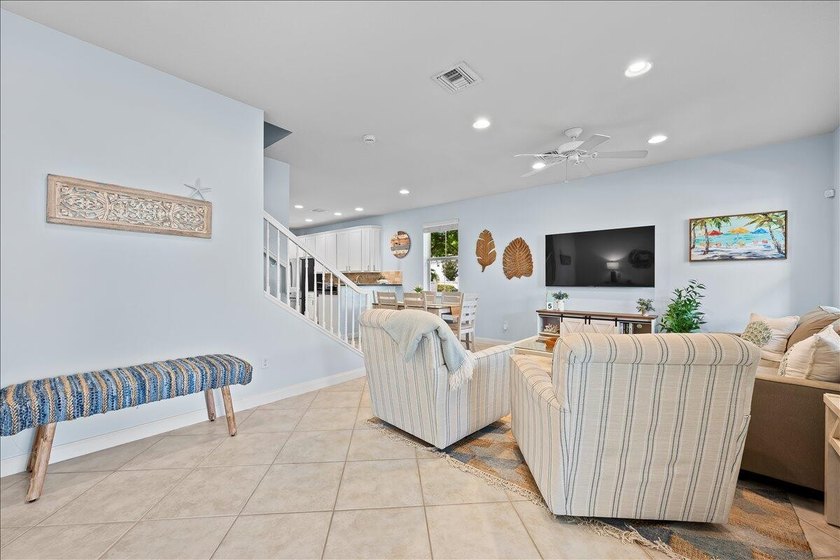 This Fully Furnished, absolutely charming Key West-style - photo 6