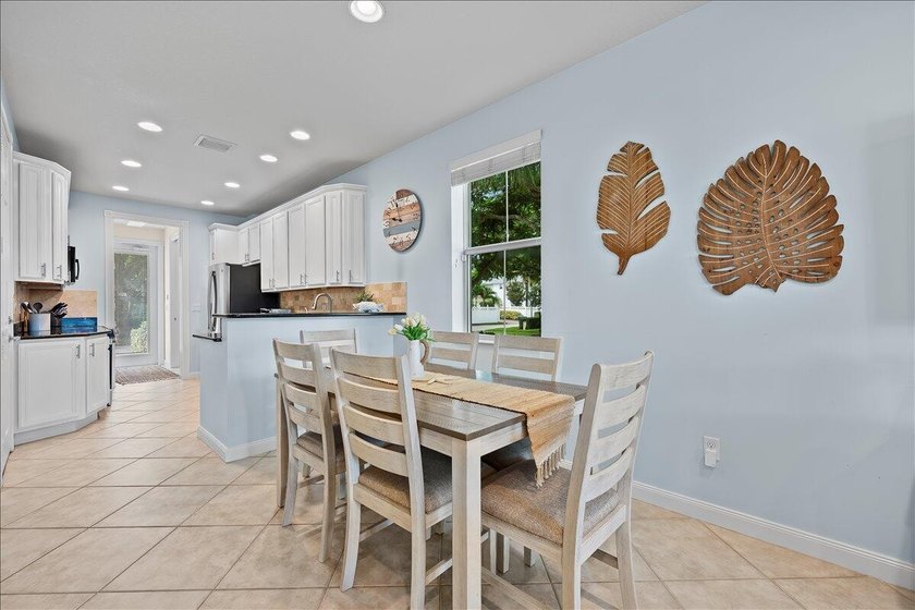 This Fully Furnished, absolutely charming Key West-style - photo 7