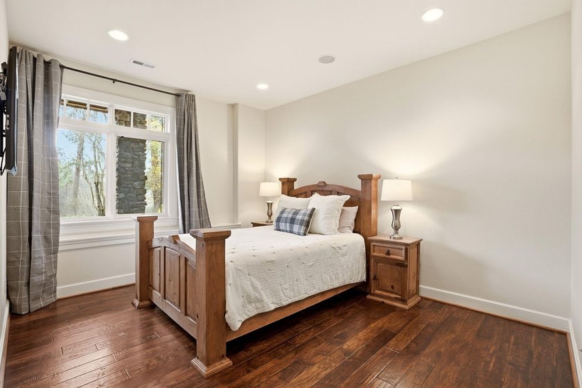 One of a kind 6-bedroom, 4-bathroom centrally located Spokane - photo 39