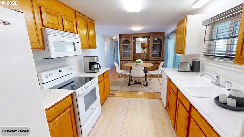 MOTIVATED SELLER! Relaxed lifestyle on the coast... This - photo 9