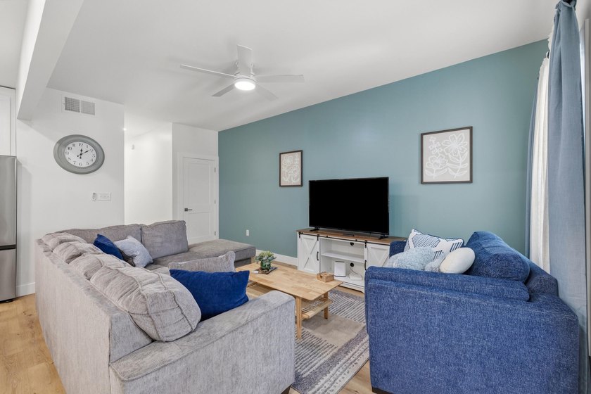 Lake Living Meets Investment Opportunity! Escape to the lake - photo 11