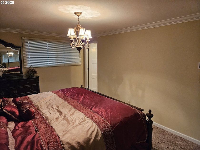 Premier, fully furnished corner unit in ground level Marine - photo 13