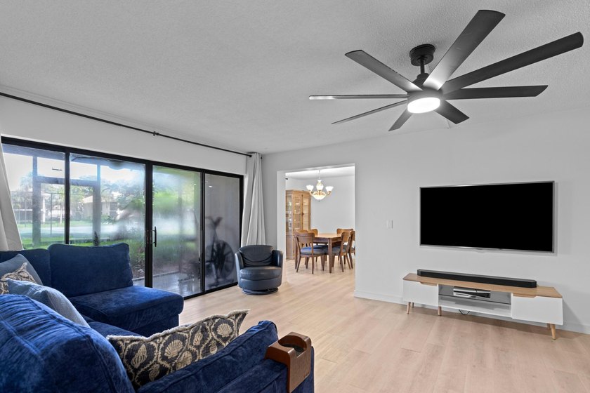 ABSOLUTELY GORGEOUS FIRST FLOOR CONDO | PRESTIGIOUS BANYAN - photo 4