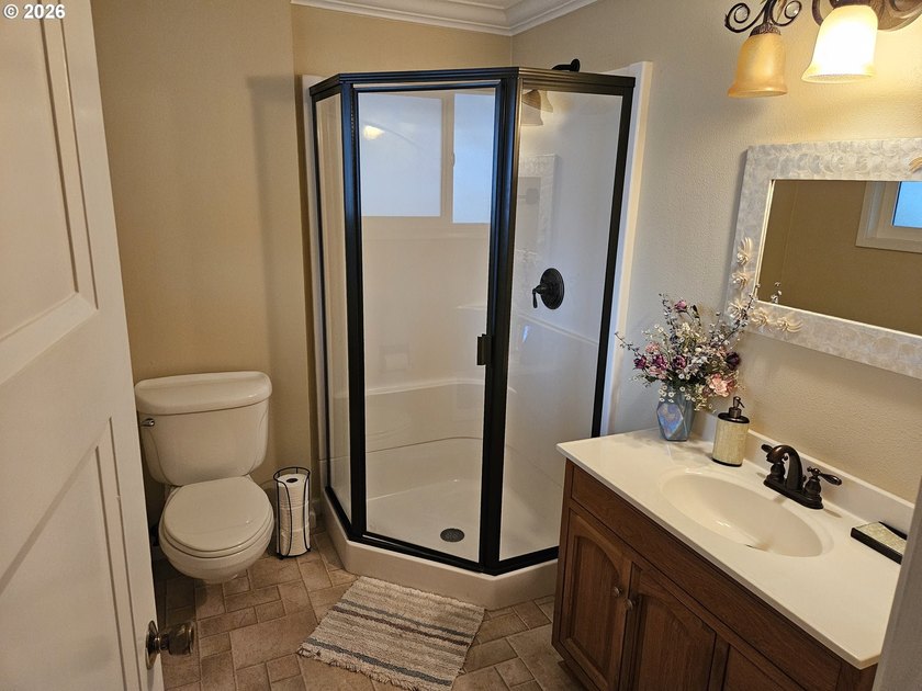 Premier, fully furnished corner unit in ground level Marine - photo 14