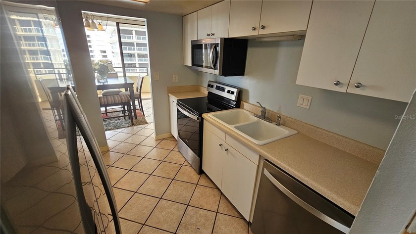 2BR/2BA Condo with Wrap-Around Balcony - Daytona Beach - photo 15