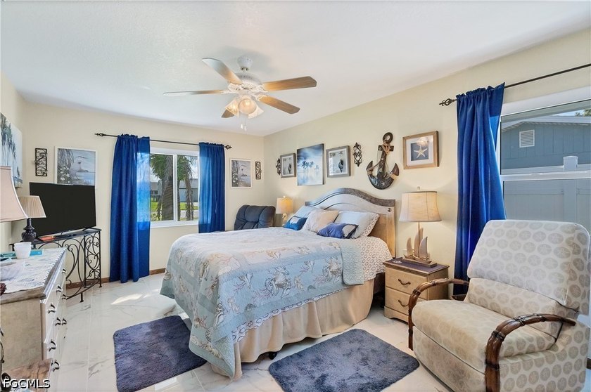 Welcome to this well-maintained Port Charlotte home offering 3 - photo 17