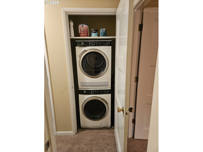 Premier, fully furnished corner unit in ground level Marine - photo 17