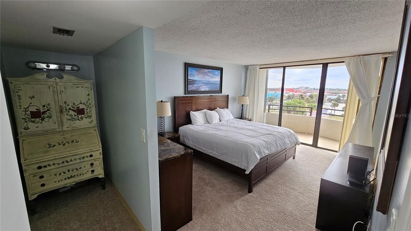 2BR/2BA Condo with Wrap-Around Balcony - Daytona Beach - photo 19