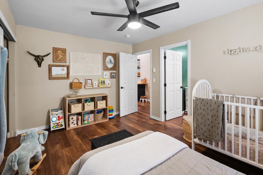 Peek-a-Boo Lake Views &amp; Modern Comfort near Flathead Lake! - photo 19