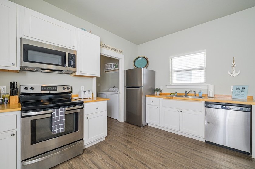 Coastal Cottage Escape - Turnkey &amp; Investment-Ready! This - photo 27
