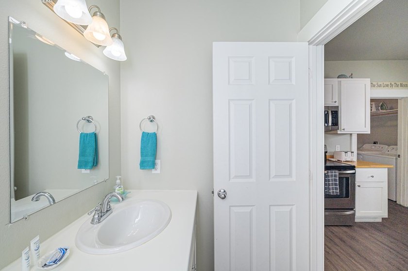 Coastal Cottage Escape - Turnkey &amp; Investment-Ready! This - photo 29