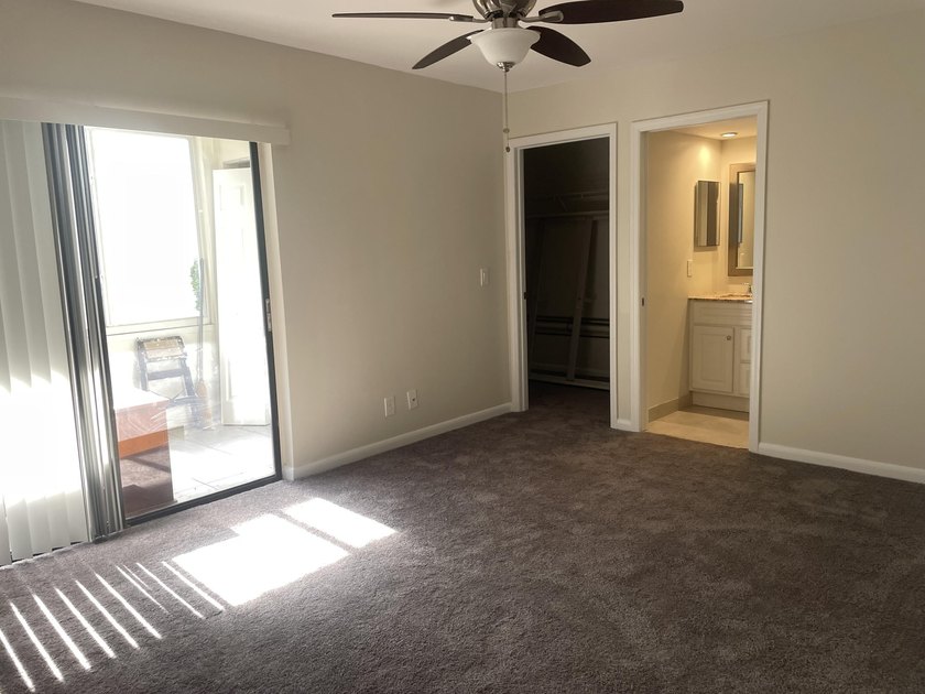 Very Nice 2 Bedroom 2 bath, Deluxe unit Tiled and vinyl Laminate - photo 7
