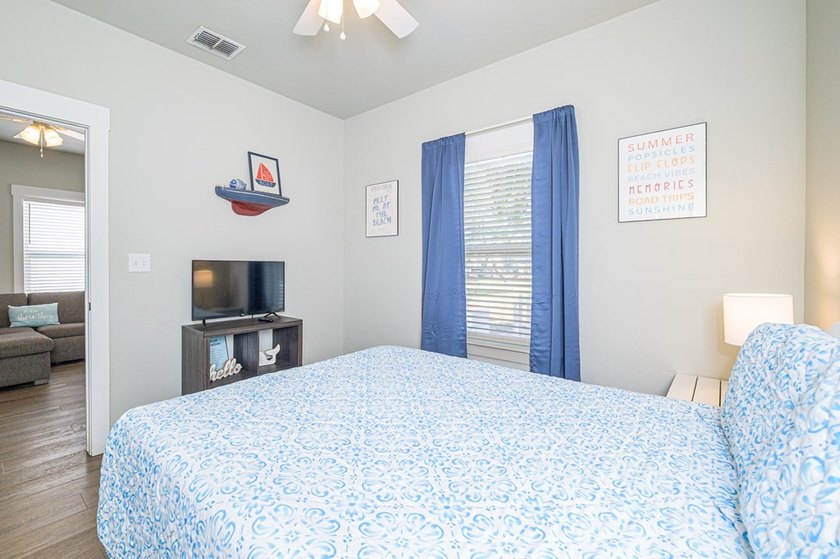 Coastal Cottage Escape - Turnkey &amp; Investment-Ready! This - photo 38