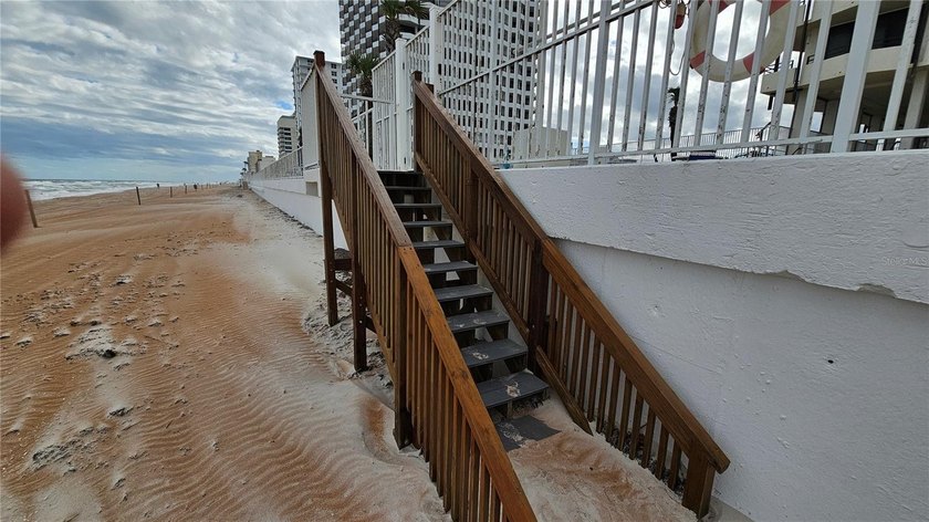 2BR/2BA Condo with Wrap-Around Balcony - Daytona Beach - photo 44