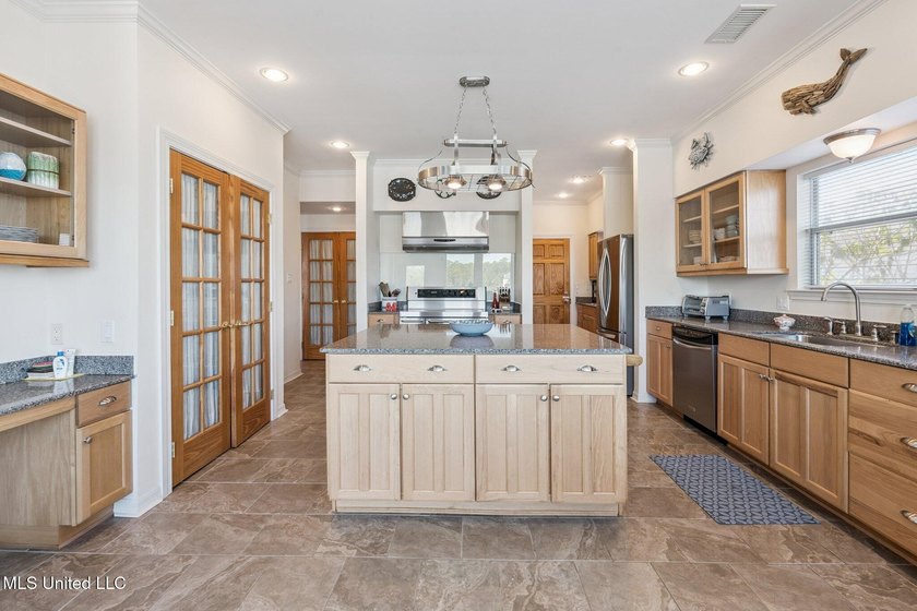 Glorious waterfront property in Pass Christian! This three - photo 8