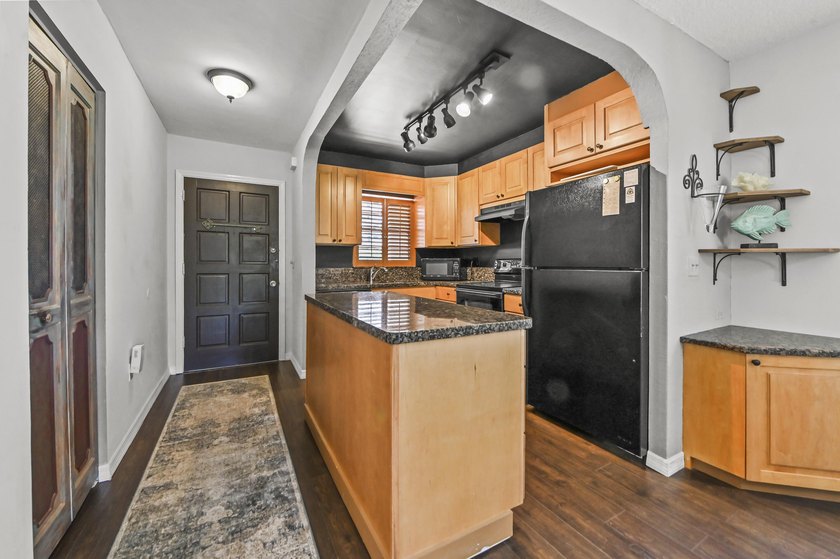 Welcome to this waterfront condominium in Waterway West - photo 6