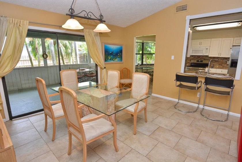Unique opportunity to own a thoroughly maintained Corner lot - photo 8