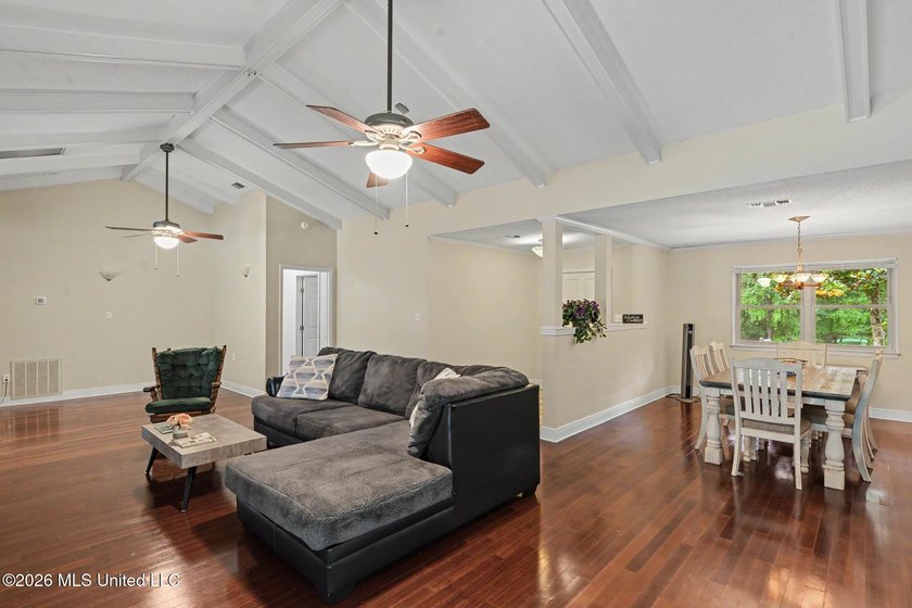Situated on a quiet cul-de-sac in the heart of Diamondhead, this - photo 4