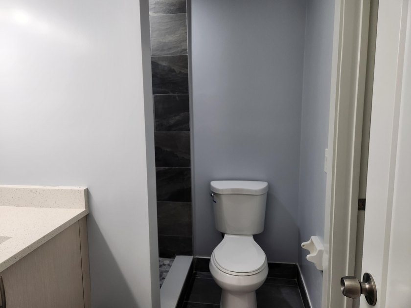 Welcome to easy, first-floor living in this beautifully - photo 10
