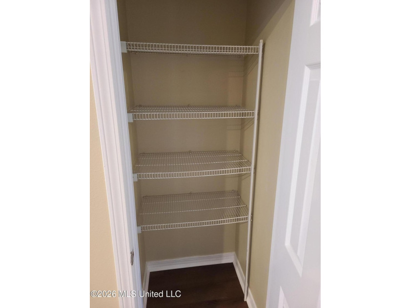 Excellent investment opportunity with this fully occupied - photo 5