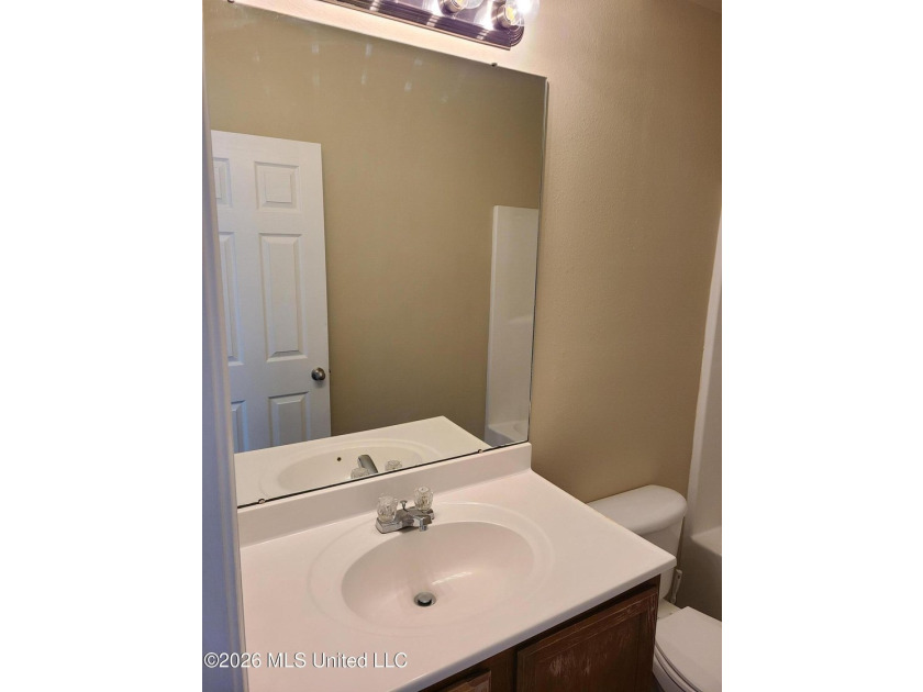 Excellent investment opportunity with this fully occupied - photo 7